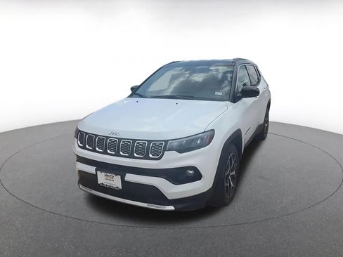 Used 2025 Jeep Compass Limited AWD/4WD image 7