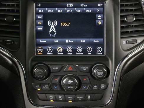 Used 2018 Jeep Grand Cherokee Laredo image 10