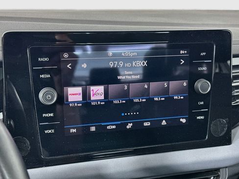 Used 2025 Volkswagen Jetta SE FWD image 21