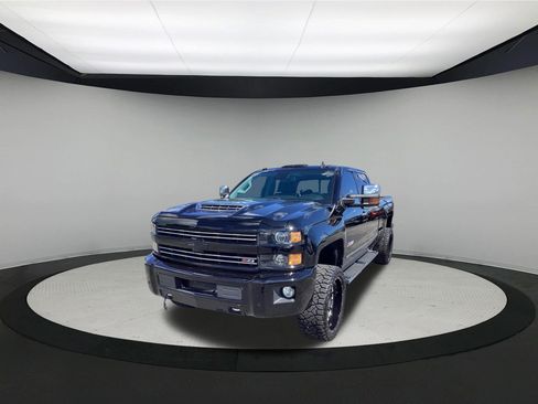 Used 2019 Chevrolet Silverado 2500 LTZ w/ Custom Sport Edition AWD/4WD image 4