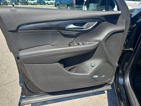 Used 2021 Buick Envision Essence w/ Technology Package I FWD image 12