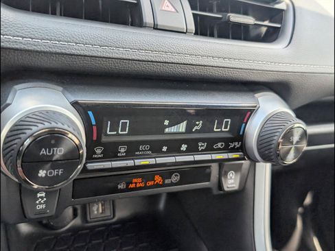 Used 2025 Toyota RAV4 XLE AWD/4WD image 15
