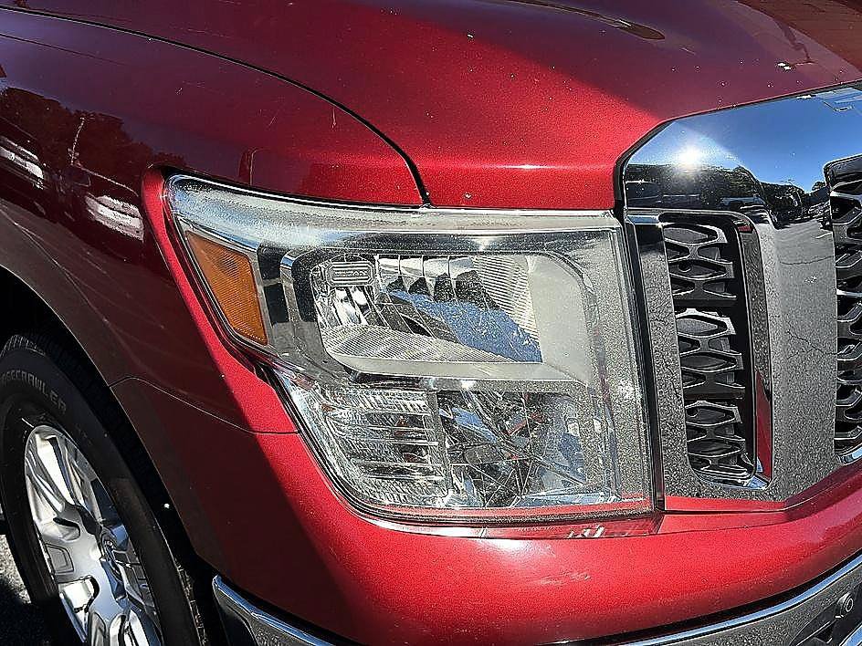 Used 2017 Nissan Titan SV RWD image 14