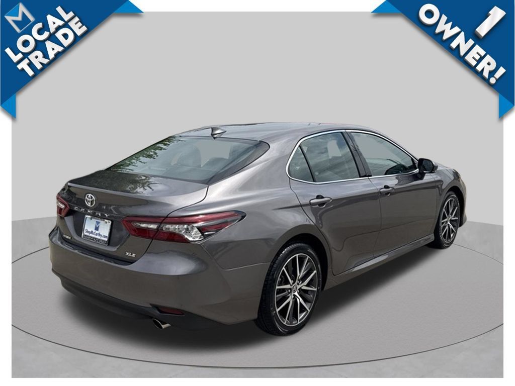 Used 2021 Toyota Camry XLE FWD image 5