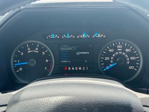 Used 2016 Ford F150 XLT w/ Equipment Group 302A Luxury AWD/4WD image 32