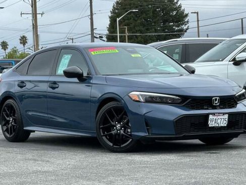 Used 2025 Honda Civic Sport image 2