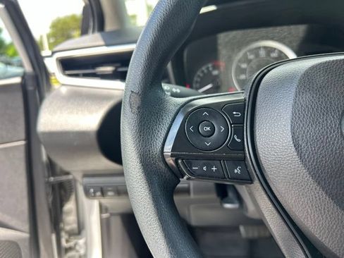 Used 2022 Toyota Corolla LE FWD image 19