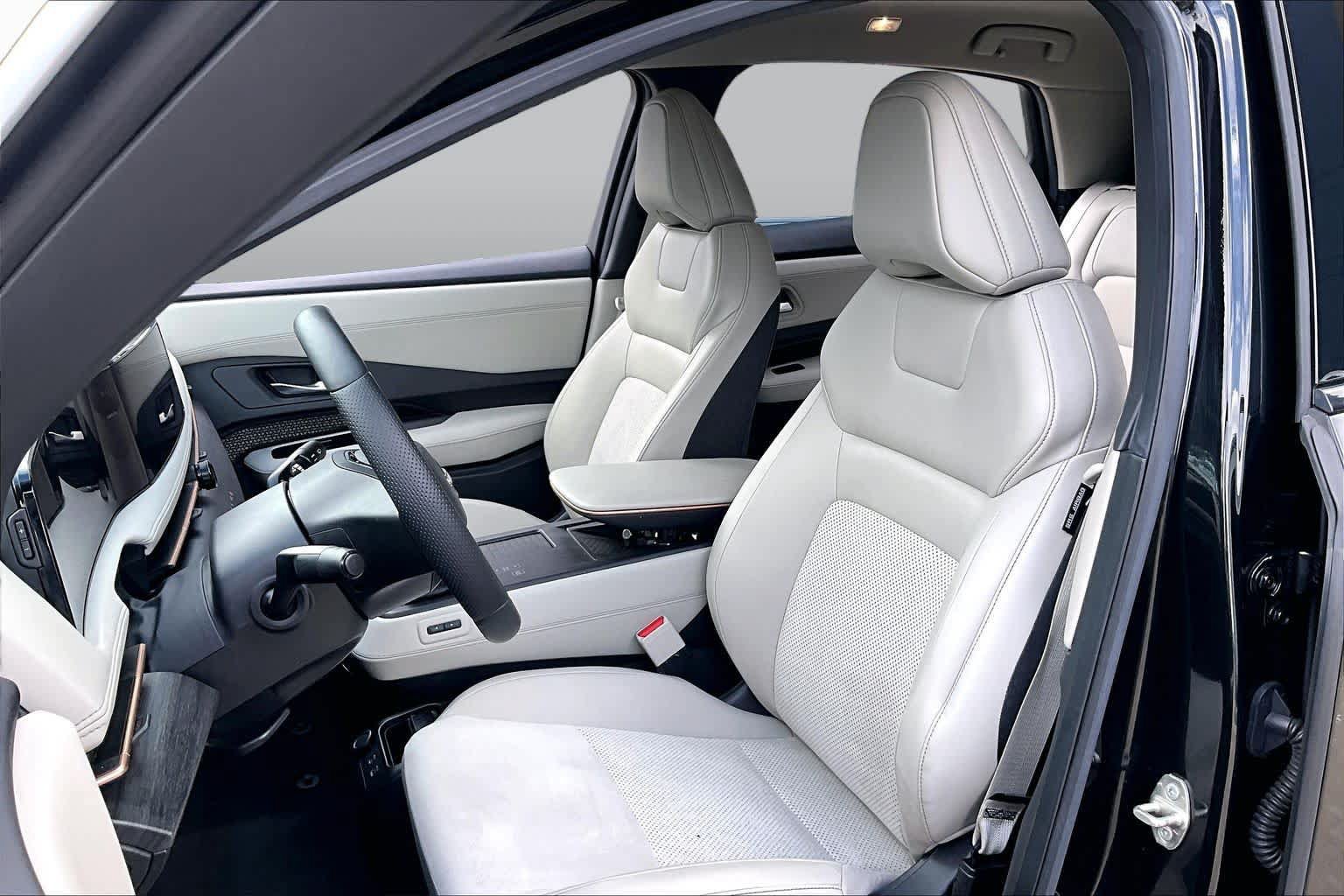 Certified 2023 Nissan Ariya FWD image 7