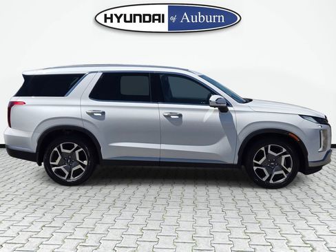 Used 2024 Hyundai Palisade SEL w/ Premium Package FWD image 4