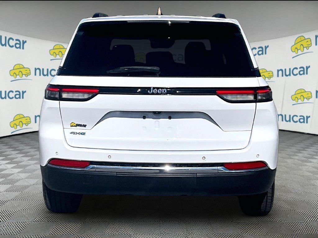 Used 2023 Jeep Grand Cherokee 4WD 4xe image 5