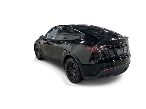 Certified 2023 Tesla Model Y Long Range AWD/4WD image 4