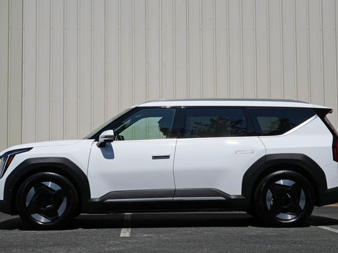 Used 2026 Kia EV9 Wind AWD/4WD image 9