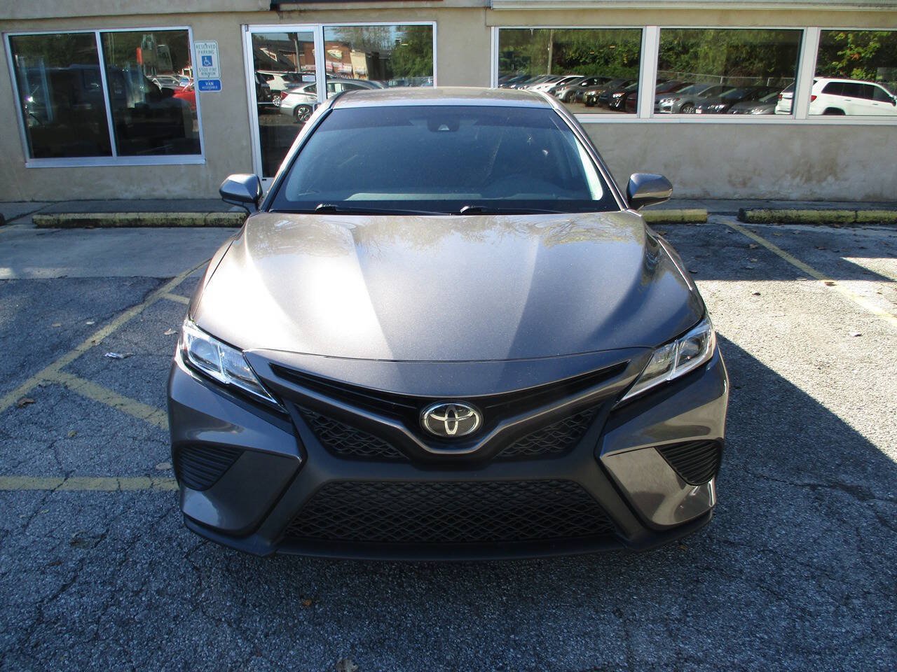 Used 2018 Toyota Camry SE FWD image 11