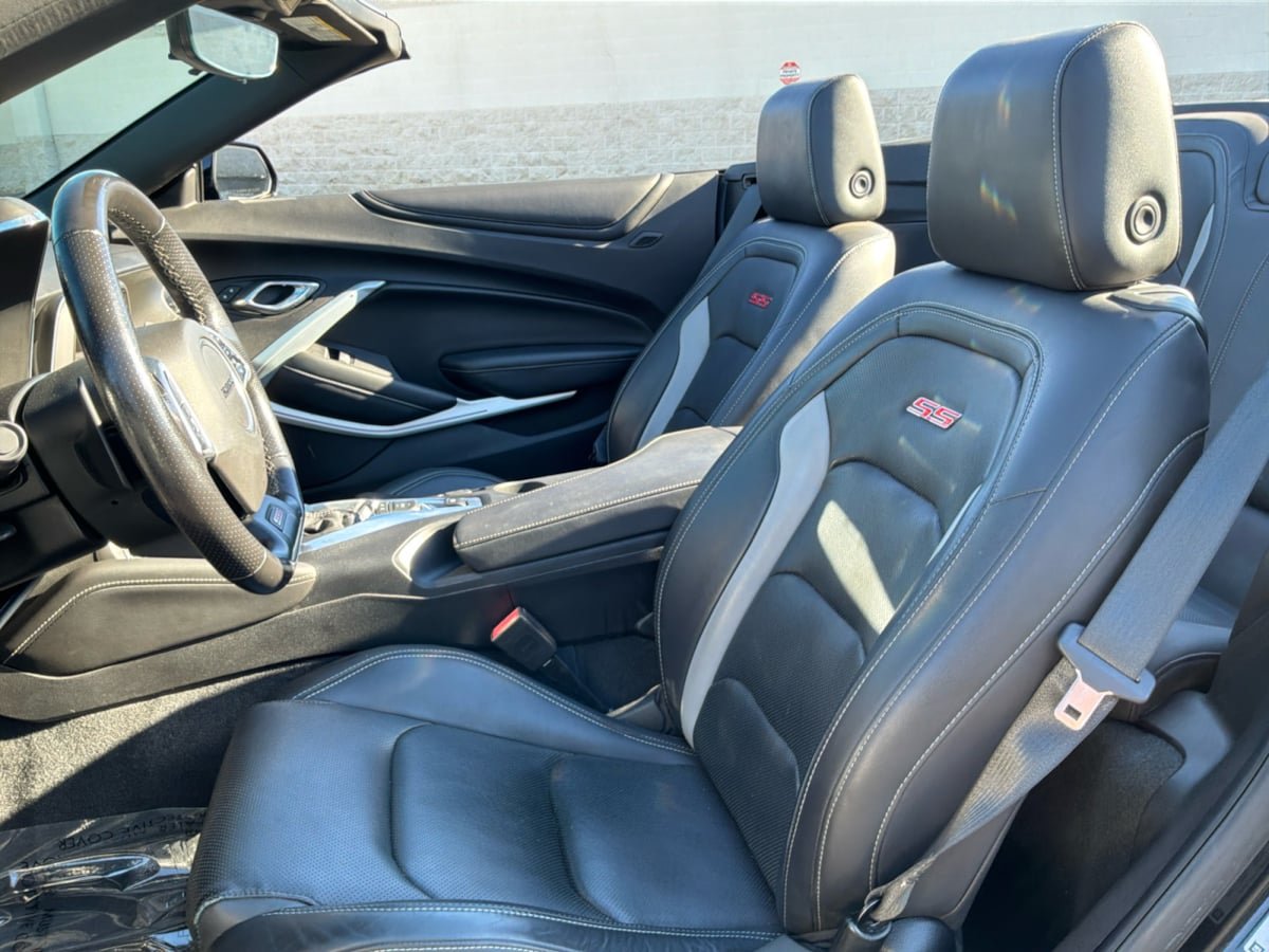 Used 2020 Chevrolet Camaro SS RWD image 18