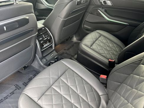 Used 2024 BMW X7 xDrive40i w/ M Sport Package image 11