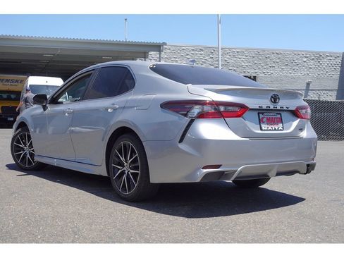 Used 2024 Toyota Camry SE FWD image 8