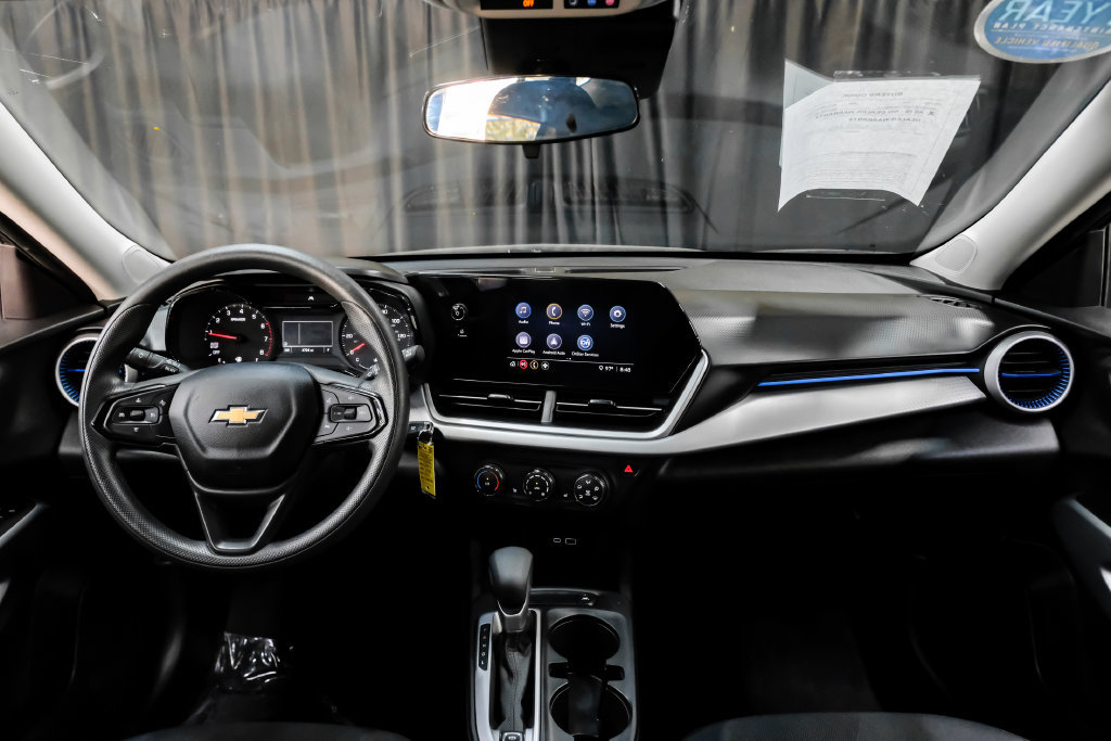 Used 2025 Chevrolet Trax LS w/ LS Convenience Package FWD image 16
