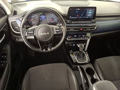 Used 2022 Kia Seltos S image 2