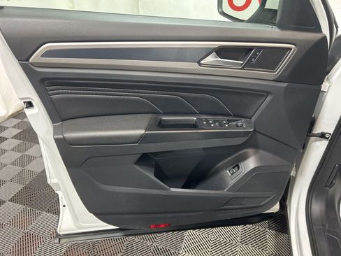 Used 2020 Volkswagen Atlas Cross Sport SEL image 23