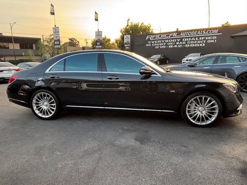 Used 2019 Mercedes-Benz S 560 Sedan w/ Premium Package image 23