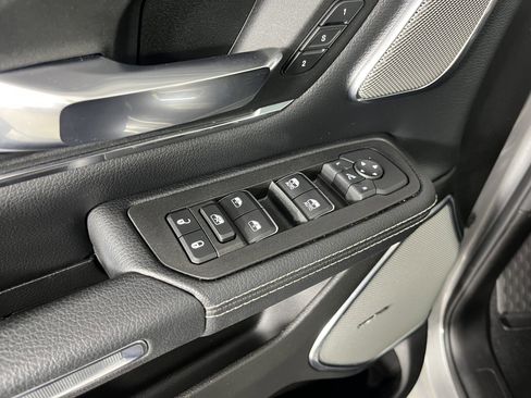 Used 2025 RAM 1500 Laramie w/ Night Edition image 18