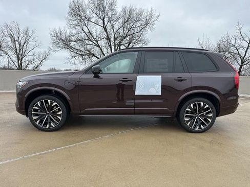 New 2026 Volvo XC90 T8 Ultra w/ Protection Package Premier image 4