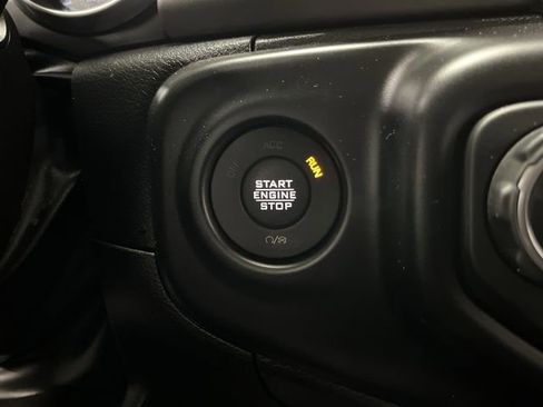 Used 2022 Jeep Gladiator Willys image 21