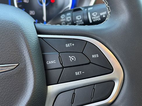 Used 2024 Chrysler Voyager LX FWD image 27