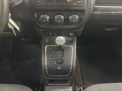 Used 2014 Jeep Patriot Sport image 19