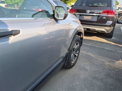 Used 2018 Honda CR-V LX image 11