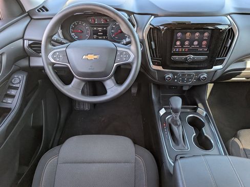 Used 2021 Chevrolet Traverse LS FWD image 10