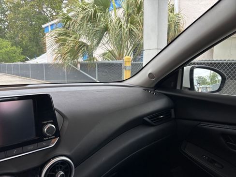 Used 2025 Nissan Sentra S FWD image 36
