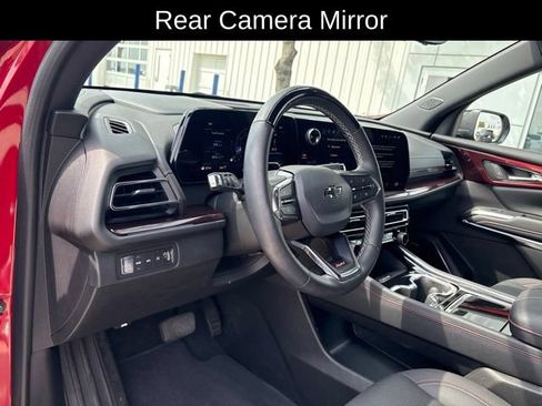 Used 2025 Chevrolet Traverse Z71 w/ Enhanced Driving Package AWD/4WD image 12