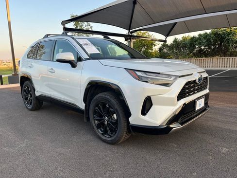 Used 2024 Toyota RAV4 SE AWD/4WD image 3