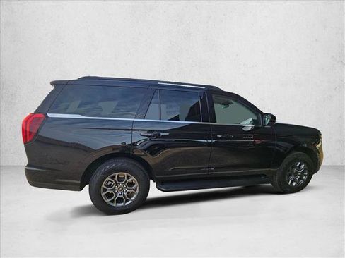 Used 2025 Ford Expedition Active image 4