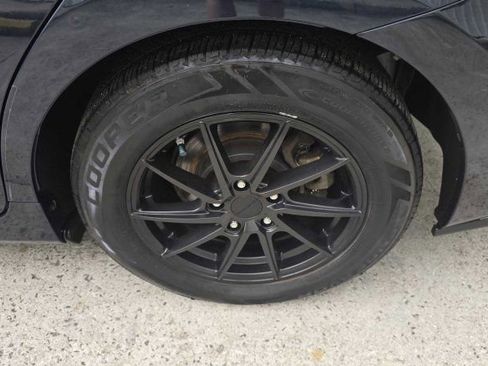 Used 2017 Toyota Prius V Three w/ Carpet Mat Package image 10