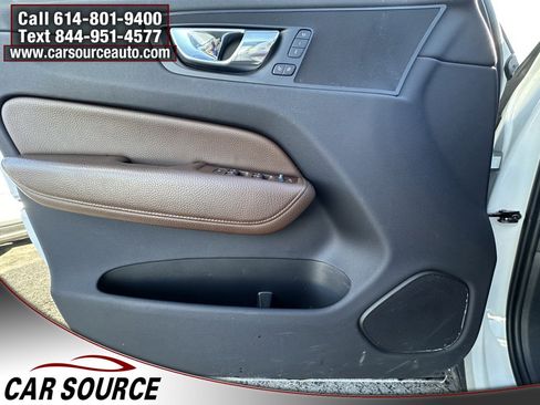 Used 2018 Volvo XC60 T6 Momentum w/ Advanced Package image 19