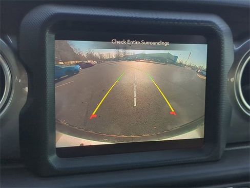 Used 2020 Jeep Wrangler Unlimited Sahara w/ Uconnect 4C Nav & Sound Group image 18