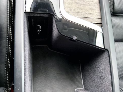 Used 2023 Volvo XC90 B6 Ultimate w/ Protection Package Premier AWD/4WD image 36