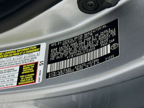 Used 2018 Toyota Camry LE image 12