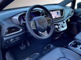 New 2026 Chrysler Pacifica Select image 6