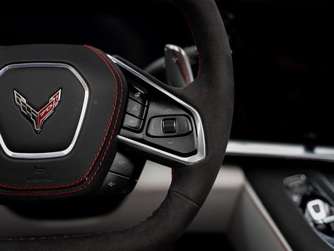 Used 2023 Chevrolet Corvette Stingray Premium Conv w/ Z51 Performance Package RWD image 40