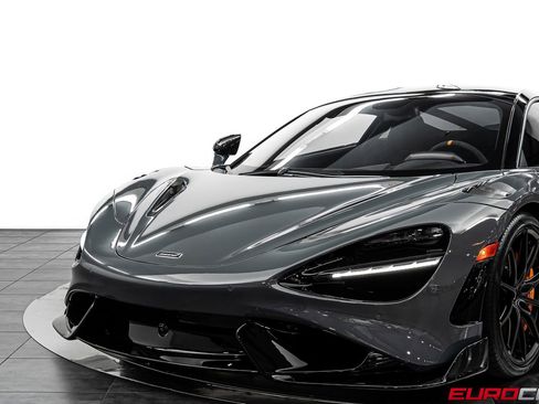 Used 2021 McLaren 765LT RWD image 14