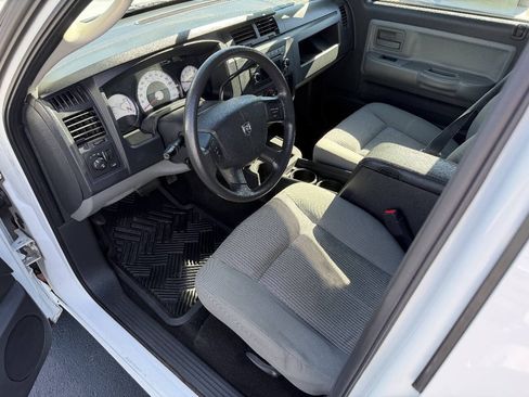 Used 2010 Dodge Dakota Big Horn AWD/4WD image 4