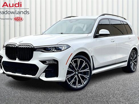 Used 2022 BMW X7 M50i image 1