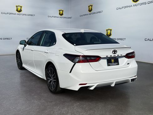 Used 2022 Toyota Camry SE w/ Carpet Mat Package (TMS) FWD image 3