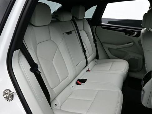 Certified 2023 Porsche Macan S AWD/4WD image 15