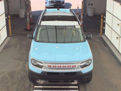 Used 2025 Ford Bronco Sport Heritage w/ Convenience Package image 3