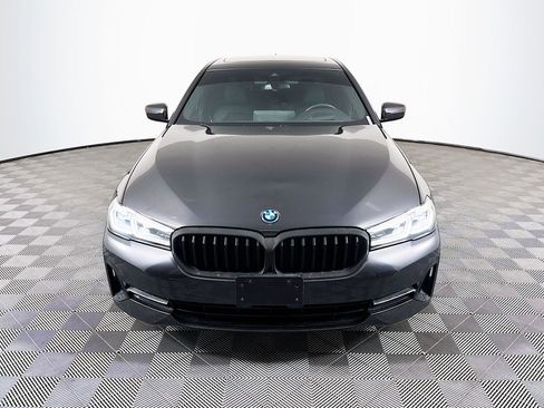 Used 2023 BMW 530e w/ Premium Package image 2