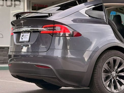 Used 2018 Tesla Model X 100D AWD/4WD image 7